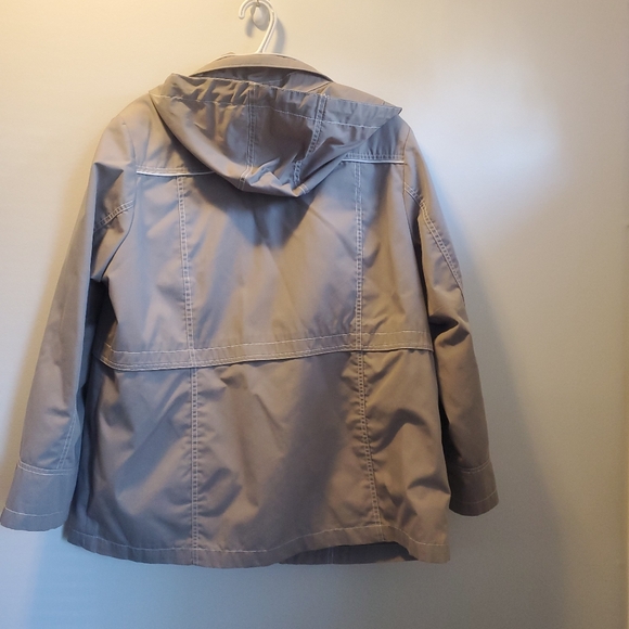 Lovely lightweight Fall jacket with hood - Picture 4 of 4